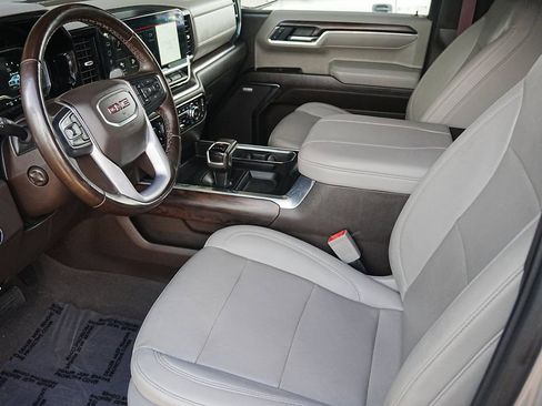 Used 2023 GMC Sierra 1500 SLT w/ SLT Premium Plus Package AWD/4WD image 9
