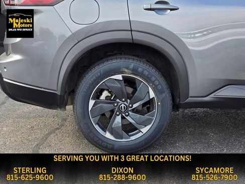 Used 2024 Nissan Rogue SV image 11