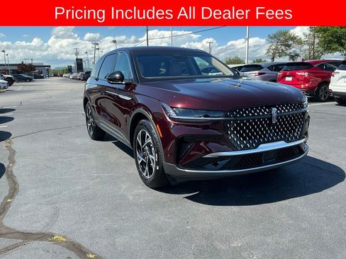 Used 2024 Lincoln Nautilus Premier AWD/4WD image 6