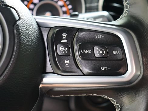 Used 2021 Jeep Wrangler Unlimited Sahara AWD/4WD image 23