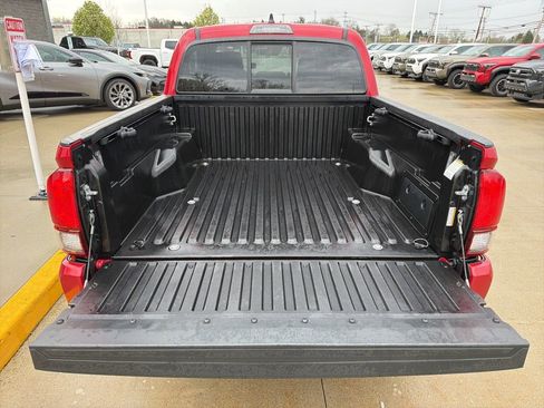 Used 2023 Toyota Tacoma SR AWD/4WD image 24