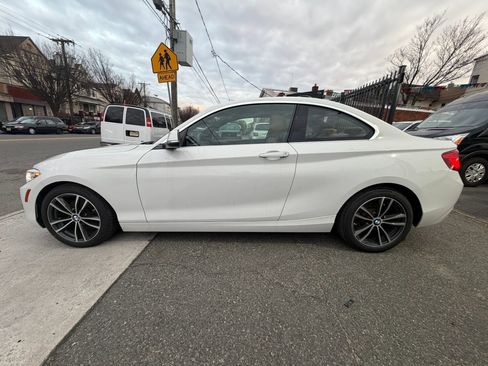 Used 2018 BMW 230i xDrive Coupe image 3
