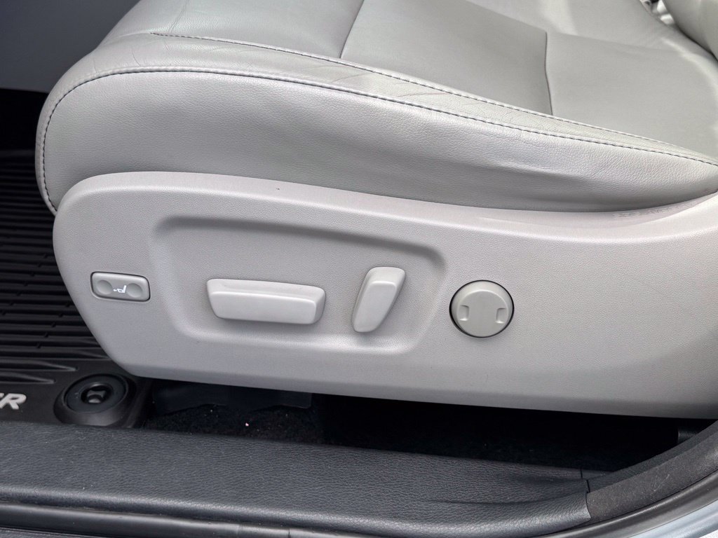 Used 2014 Toyota Highlander XLE AWD/4WD image 47