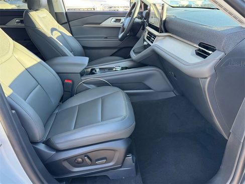 New 2025 Ford Explorer Active w/ Active Comfort Package image 14