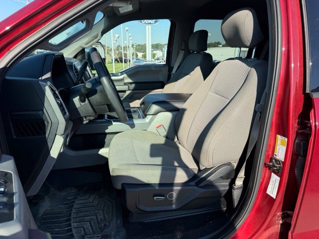 Used 2017 Ford F250 XLT w/ XLT Premium Package AWD/4WD image 13