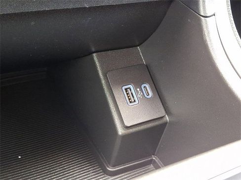 Used 2022 Ford Edge SE w/ Black Appearance Package image 22