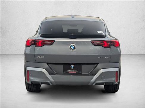 New 2026 BMW X2 xDrive28i w/ Convenience Package image 8