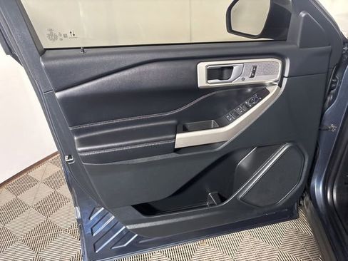 Used 2023 Ford Explorer XLT w/ Equipment Group 202A AWD/4WD image 13