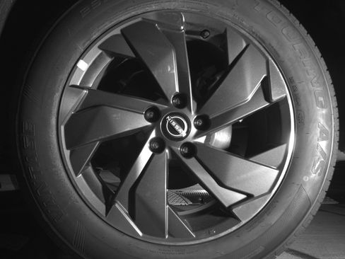Used 2025 Nissan Rogue SV FWD image 14
