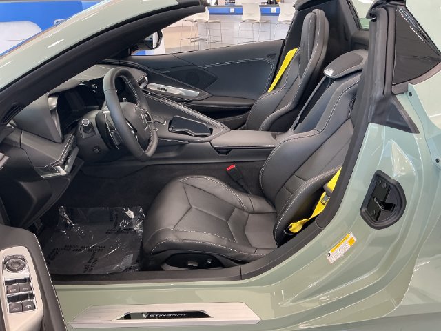 Used 2024 Chevrolet Corvette Stingray Convertible w/ 1LT RWD image 9