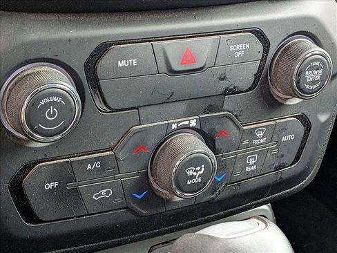 Used 2019 Jeep Renegade Sport w/ Sport Appearance Group image 14