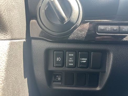 Used 2018 Nissan Titan SV w/ SV Convenience Package image 38