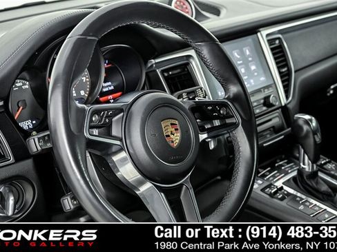 Used 2018 Porsche Macan GTS AWD/4WD image 18
