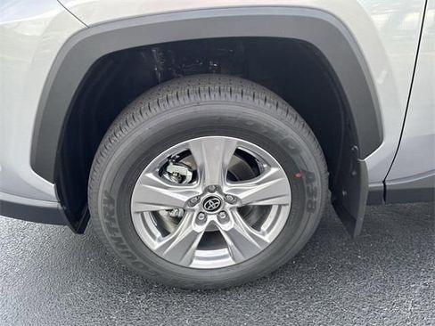 Used 2025 Toyota RAV4 XLE w/ Convenience Package image 11