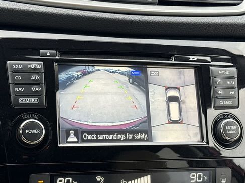 Used 2016 Nissan Rogue SV w/ SV Premium Package image 27