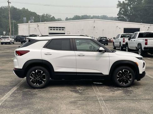 Certified 2023 Chevrolet TrailBlazer LT FWD image 3