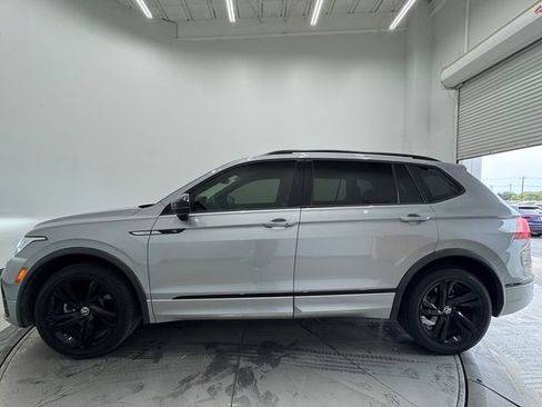 Used 2023 Volkswagen Tiguan SE R-Line FWD image 16