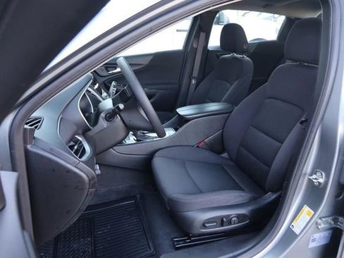 Used 2024 Chevrolet Malibu LT image 9
