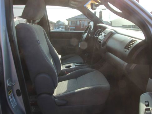 Used 2009 Toyota Tacoma PreRunner image 10