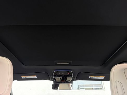 Certified 2024 Mercedes-Benz C 300 Sedan image 4