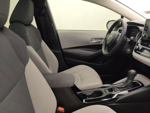 Used 2021 Toyota Corolla LE image 21