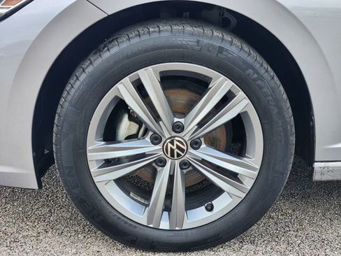 Used 2024 Volkswagen Jetta SE FWD image 7
