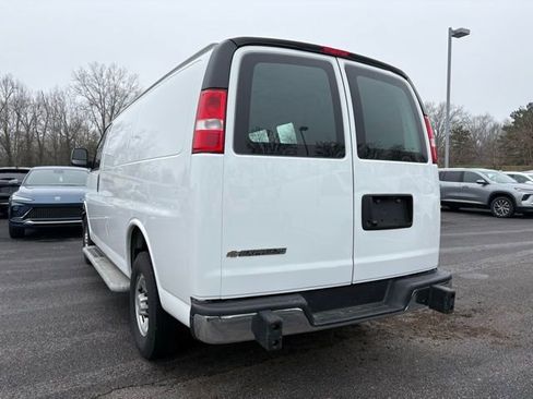 Used 2024 Chevrolet Express 2500 w/ Driver Convenience Package image 3