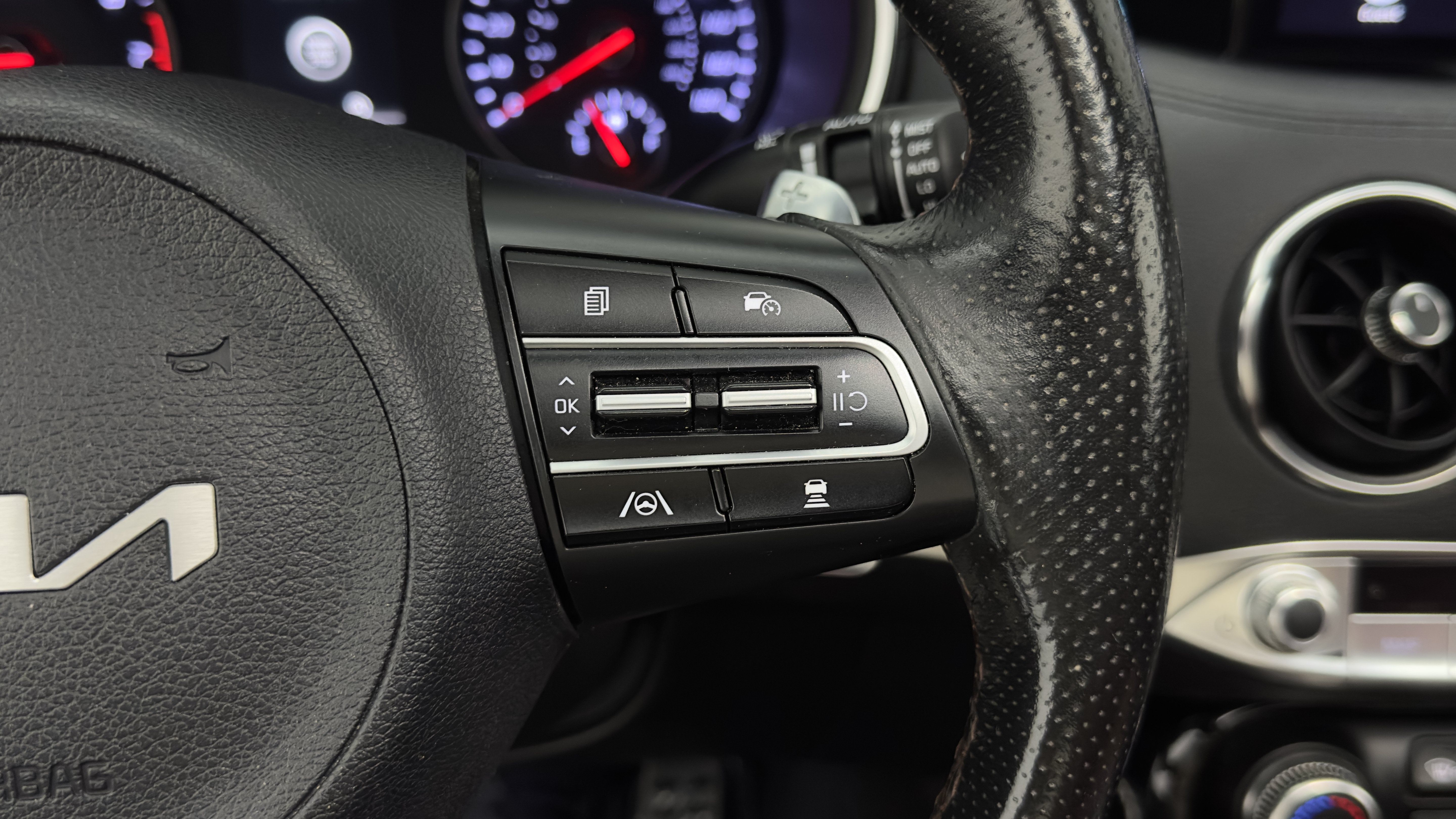 Used 2023 Kia Stinger GT-Line w/ Sun & Sound Package RWD image 22