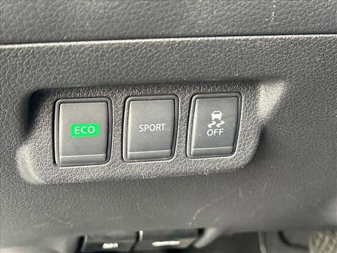 Used 2014 Nissan Sentra S image 17