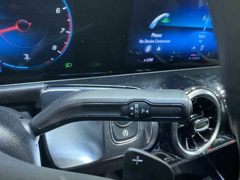 Used 2021 Mercedes-Benz GLB 250 4MATIC image 17