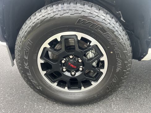 Used 2025 Toyota Tacoma TRD Off-Road AWD/4WD image 9