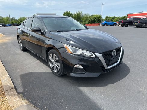 Used 2019 Nissan Altima 2.5 S FWD image 2