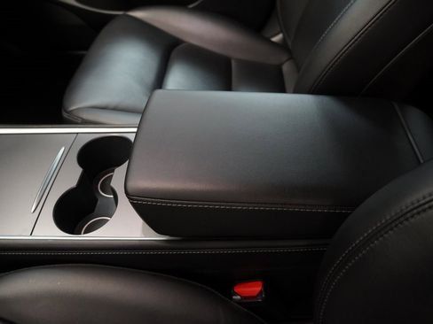 Used 2021 Tesla Model 3 Standard Range Plus image 23