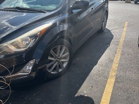 Used 2016 Hyundai Elantra SE w/ Option Group 02 image 2