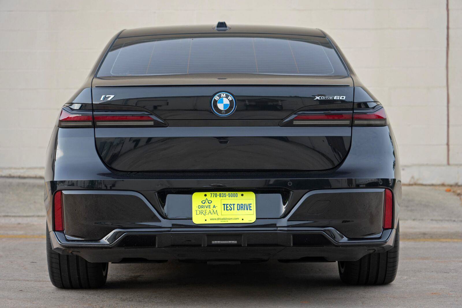 Used 2024 BMW i7 xDrive60 AWD/4WD image 11