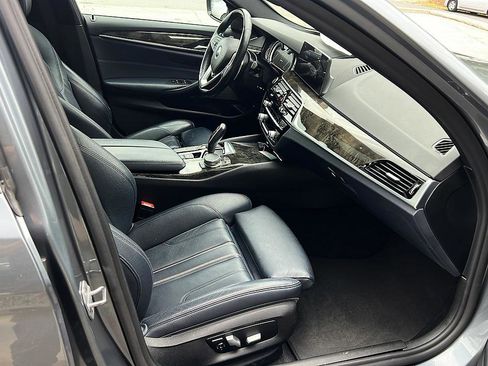 Used 2018 BMW 530e w/ Premium Package 2 RWD image 35