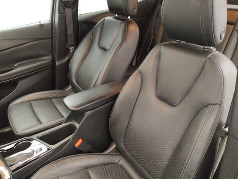 Used 2021 Buick Encore GX Essence FWD image 17