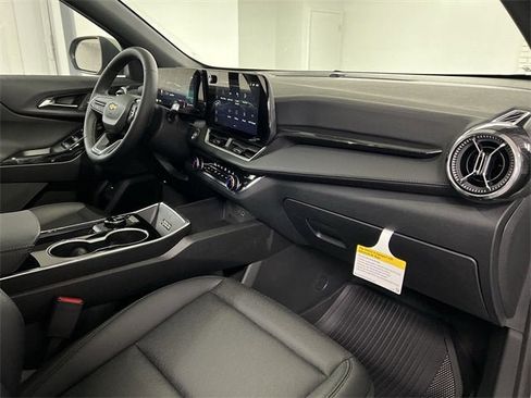 New 2026 Chevrolet Equinox LT w/ Convenience Package II image 29