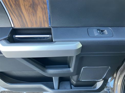 Used 2019 Ford F150 Lariat image 39