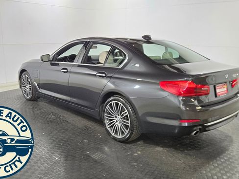 Used 2018 BMW 530e xDrive w/ Premium Package 2 image 5