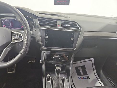 Certified 2024 Volkswagen Tiguan SEL R-Line AWD/4WD image 18