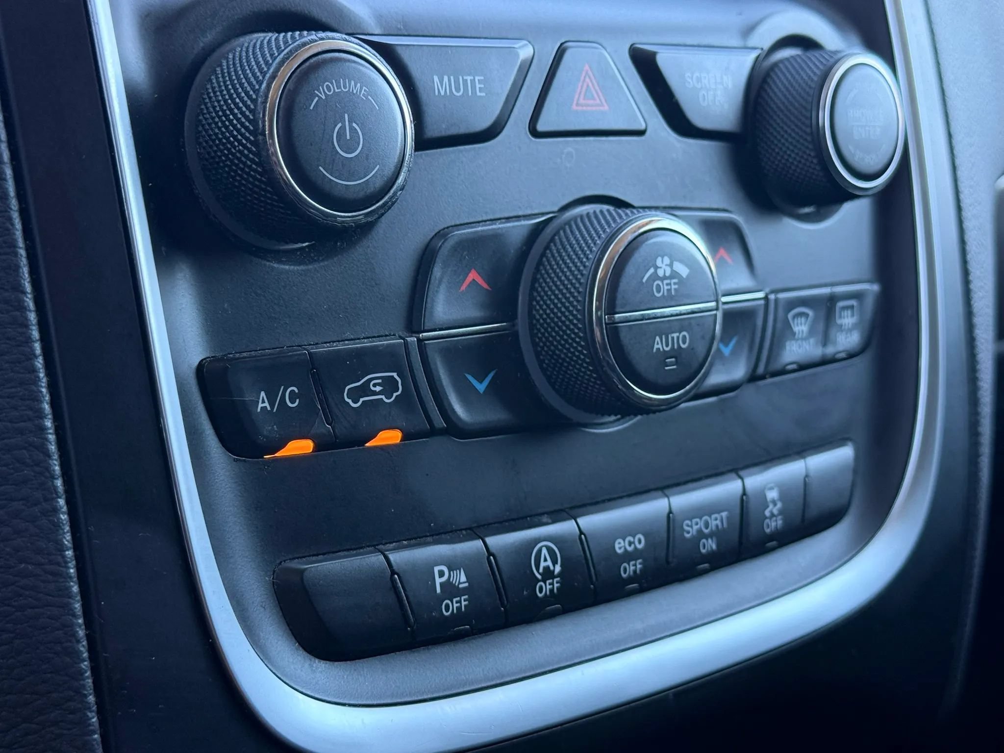Used 2019 Dodge Durango SXT AWD/4WD image 20