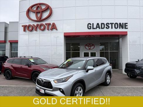 Certified 2023 Toyota Highlander LE FWD image 1