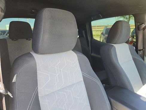 Used 2021 Toyota Tacoma TRD Off-Road w/ Technology Package image 31