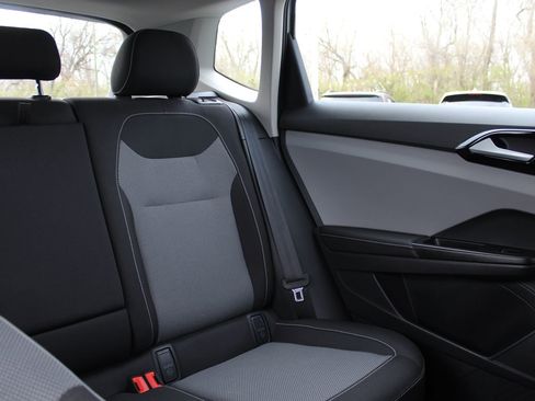 Used 2024 Volkswagen Taos S image 15