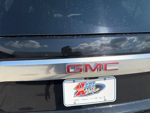 Used 2024 GMC Yukon Denali w/ Advanced Technology Package AWD/4WD image 13