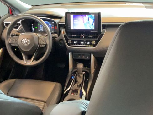 Used 2024 Toyota Corolla Cross AWD Hybrid w/ Convenience Package image 38