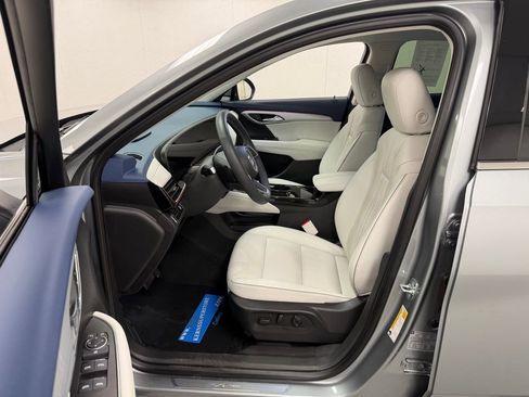 Used 2025 Buick Envision Avenir AWD/4WD image 19