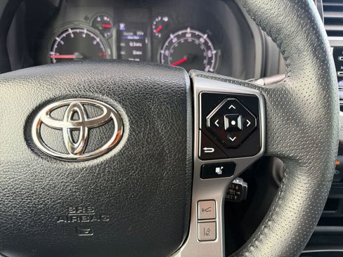 Used 2021 Toyota 4Runner SR5 AWD/4WD image 23
