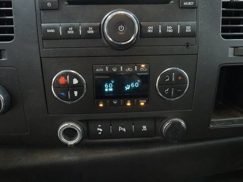Used 2011 GMC Sierra 1500 SLE w/ Power Tech Package AWD/4WD image 31